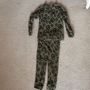 Softsie Kids Olive and Black Peace Sign Matching Set